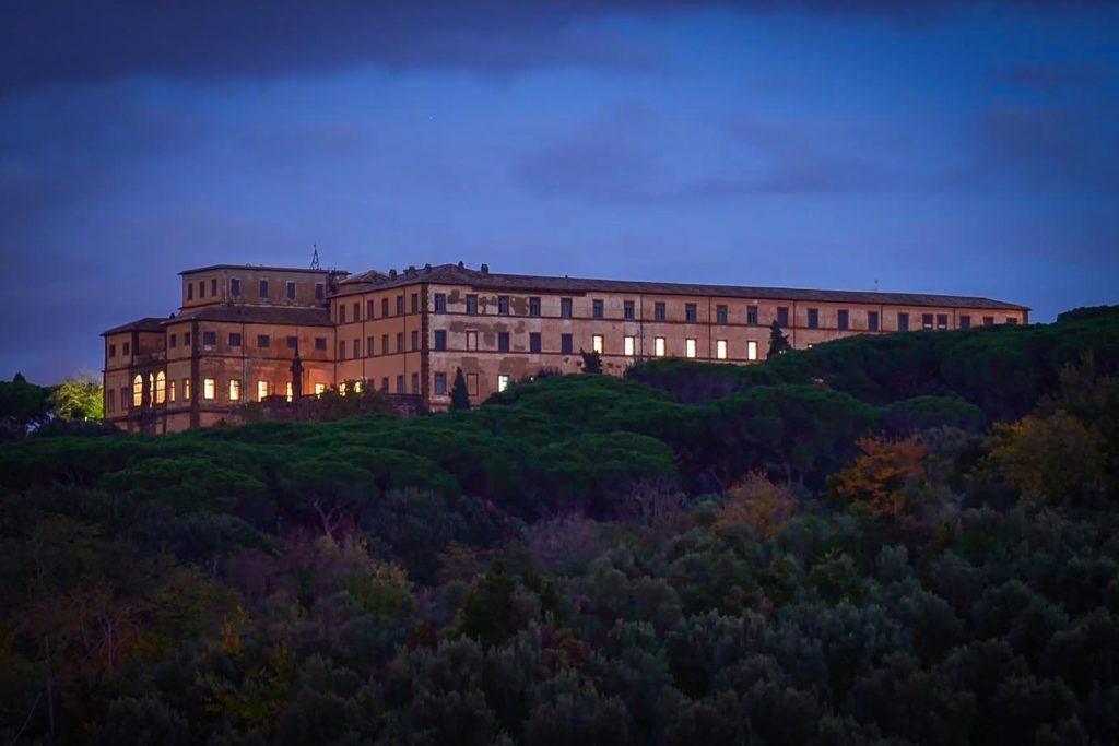 Villa Mondragone di notte, il fascino di una location rinascimentale ricca di vita