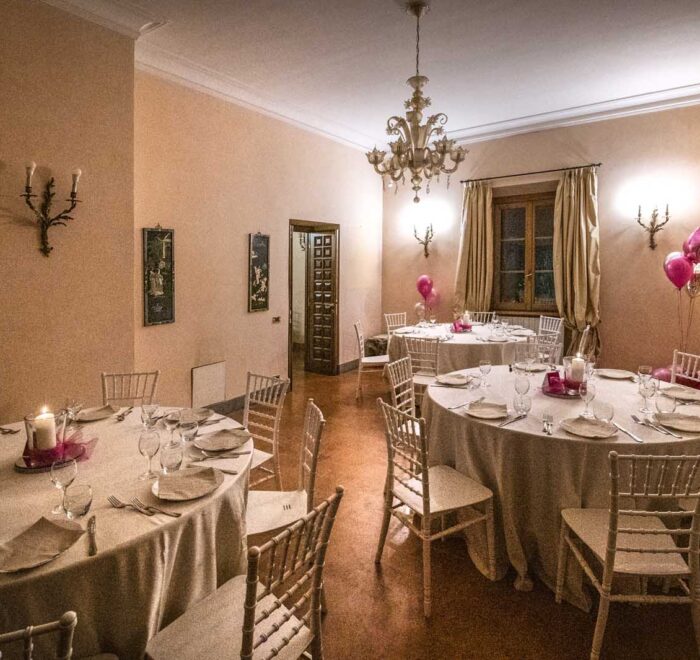 Villa Manart, una sala interna allestita