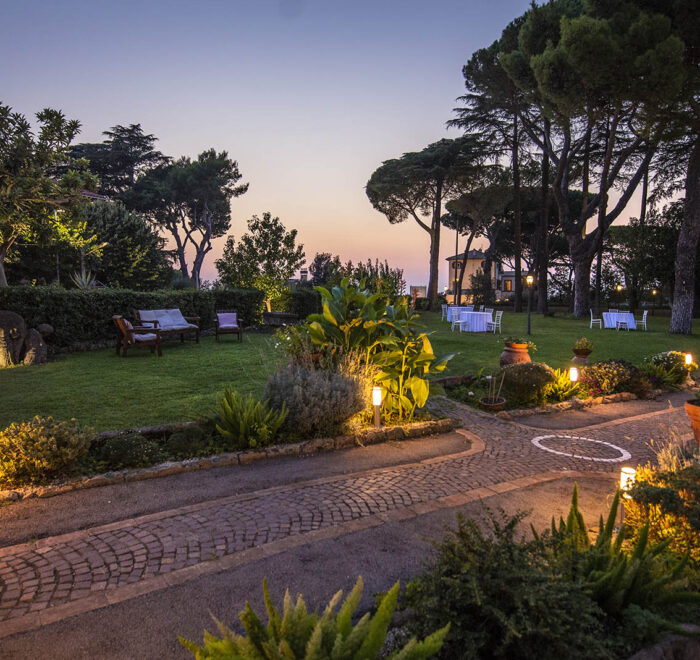 il vialetto verso il parco