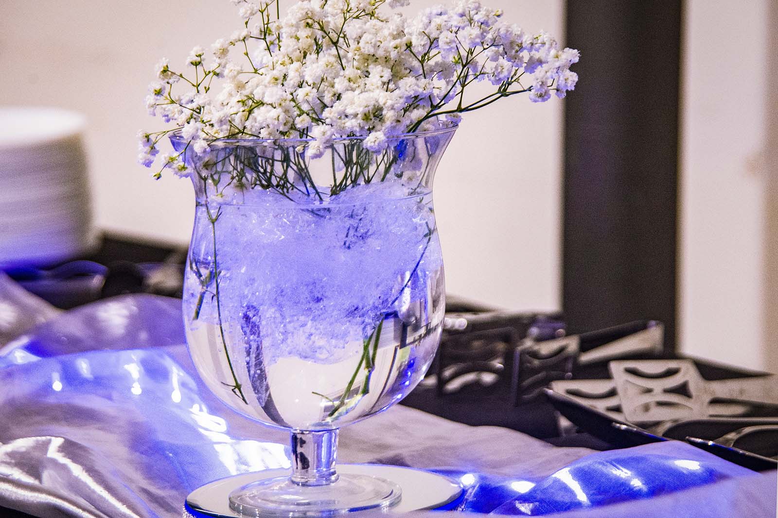 vaso ornamentale con fiori