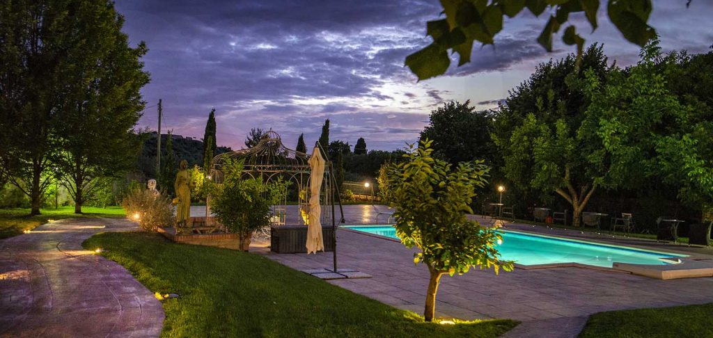 Villa Colle Luna è una location con piscina per fantastiche feste a bordo vasca