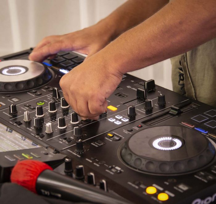 il mixer del dj in funzione